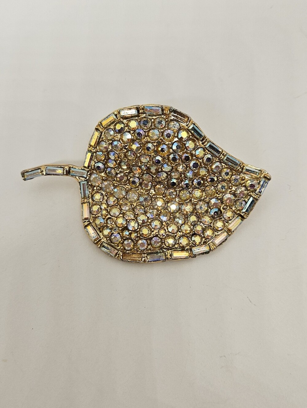 H. Pomerantz & Co NY Aurora Borealis AB   Rhinesone Crystal Brooch Pin Gold Tone